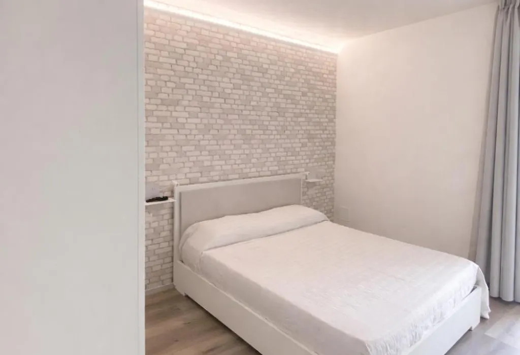 Rosso Conero - Le Grotte Rooms&Apartments-1
